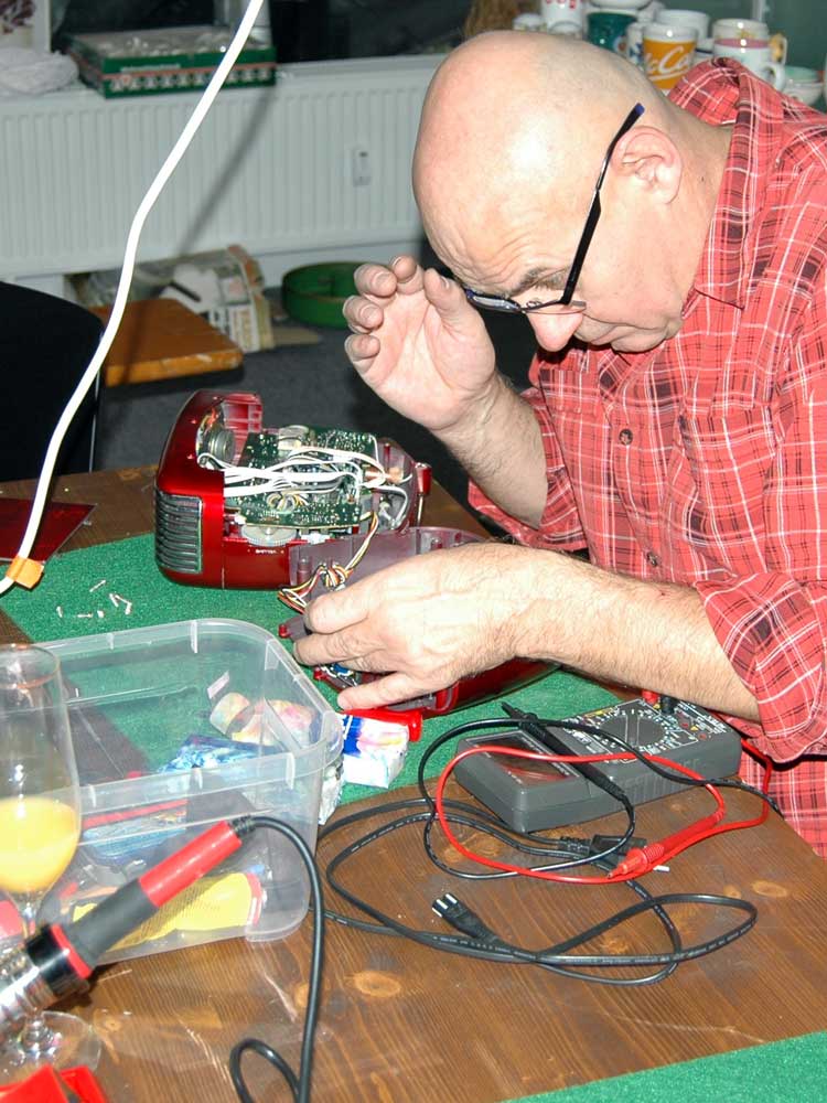 Auch die AWA Entsorgung mit ihrem Repair-Café in Eschweiler ist wieder dabei Auch die AWA Entsorgung mit ihrem Repair-Café in Eschweiler ist wieder dabei